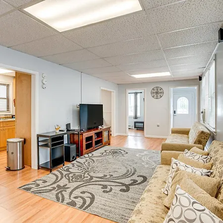 Cozy Keansburg Cottage Walk To Beach And Boardwalk!